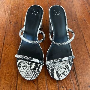 Cute, trendy snake skin heels size 11